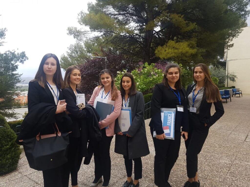 alumnas congreso Seis alumnas del Colegio Grazalema ganadoras en el congreso Model United Nations (MUN)