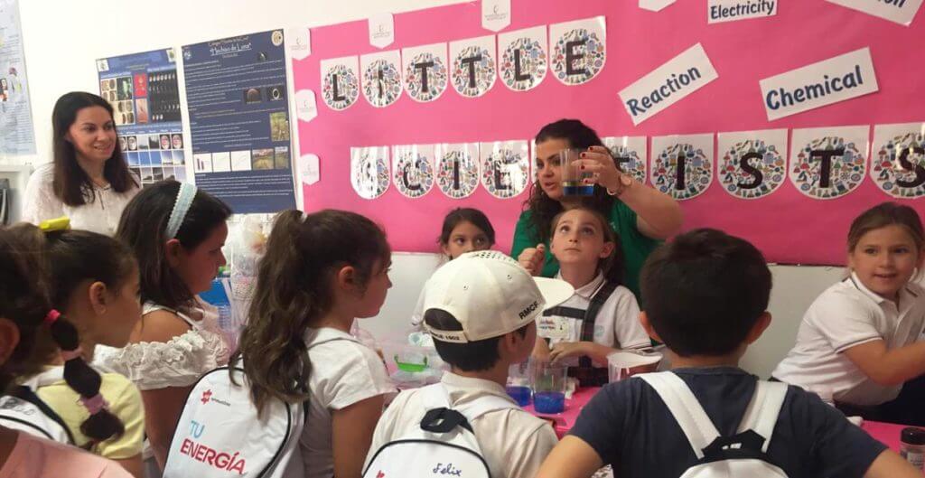 chicas PB Investigación Científica y del Taller de Tecnología 