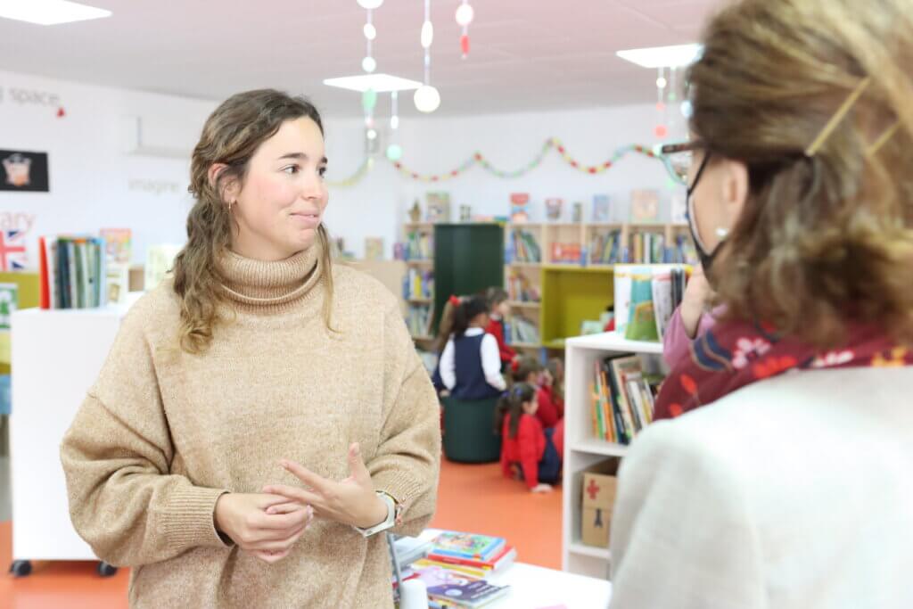 IMG 1595 La delegada de educación de la Junta de Andalucía en Monaita-Mulhacén, el único colegio de Granada con Bachillerato Internacional desde los 3 años