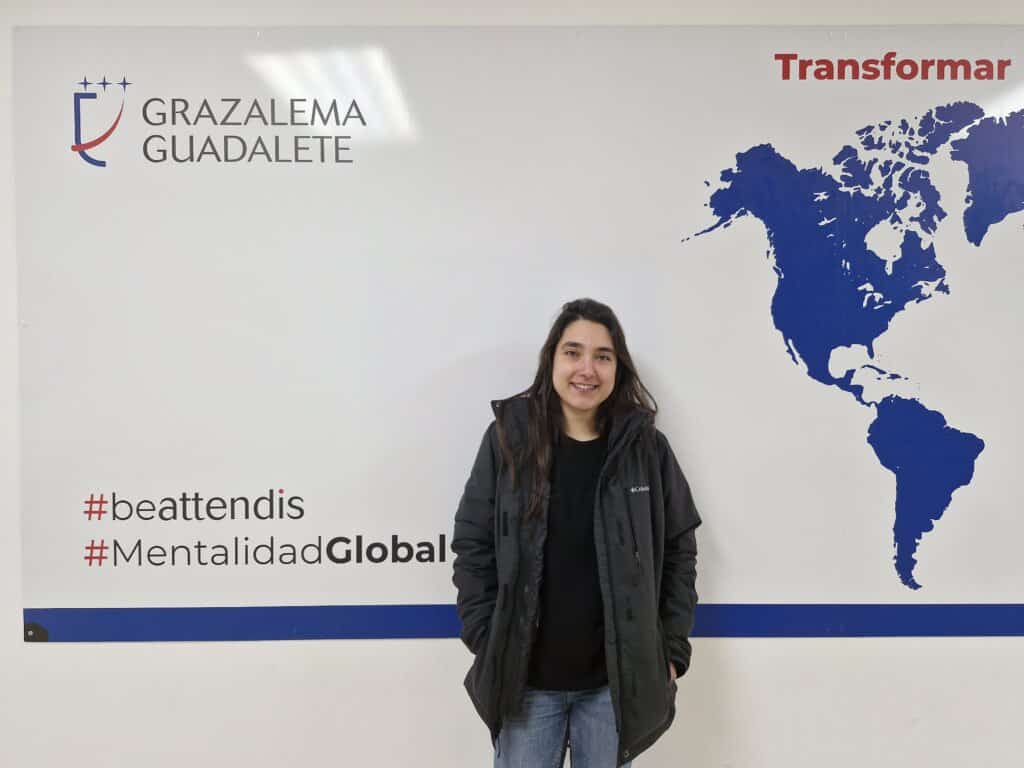 Alejandra de Lara, doctora en energía nuclear, en la visita al colegio Grazalema-Guadalete