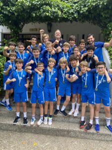 Club Deportivo El Romeral, campeones de Andalucía 1 Club Deportivo El Romeral celebra la medalla