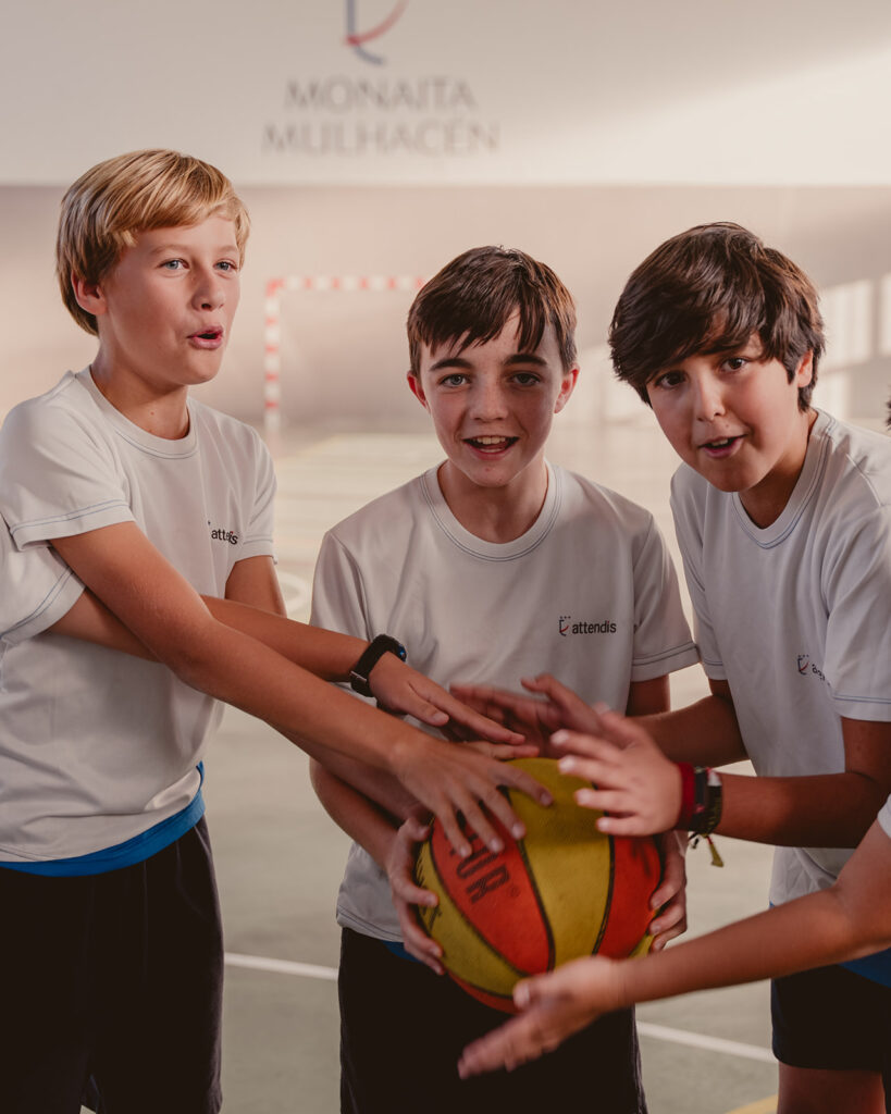 Las empresas de Granada apoyan el deporte en Attendis 2 MONAITA MULHACEN GRANADA 639 Las empresas de Granada apoyan el deporte en Attendis