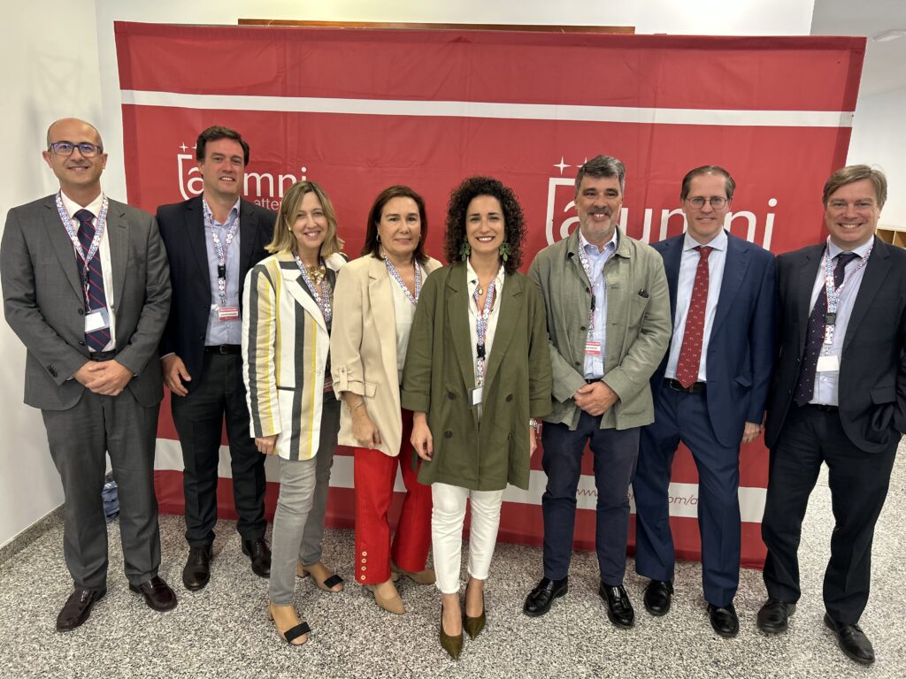 Alumni Networking: Gestión para el cambio 42 Gestión para el cambio portada