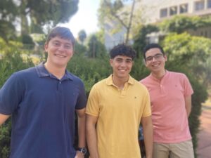 Premios de Educación: El 23% de los Premios Extraordinarios de Bachillerato recaen en Colegio Sierra Blanca El Romeral 5 Pablo y Angel Premio Extraordinario de la Junta y en medio Pepe. Ellos y otros 21 Premio Ciudad de Malaga Premios de Educación: El 23% de los Premios Extraordinarios de Bachillerato recaen en Colegio Sierra Blanca El Romeral