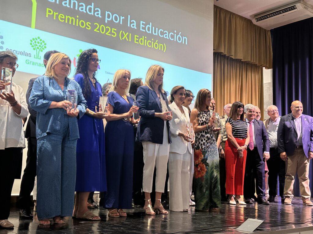 Monaita-Mulhacén, galardonado en los Premios Granada por la Educación 2025 3 Premios Granada por la Educacion 4 Monaita-Mulhacén, galardonado en los Premios Granada por la Educación 2025
