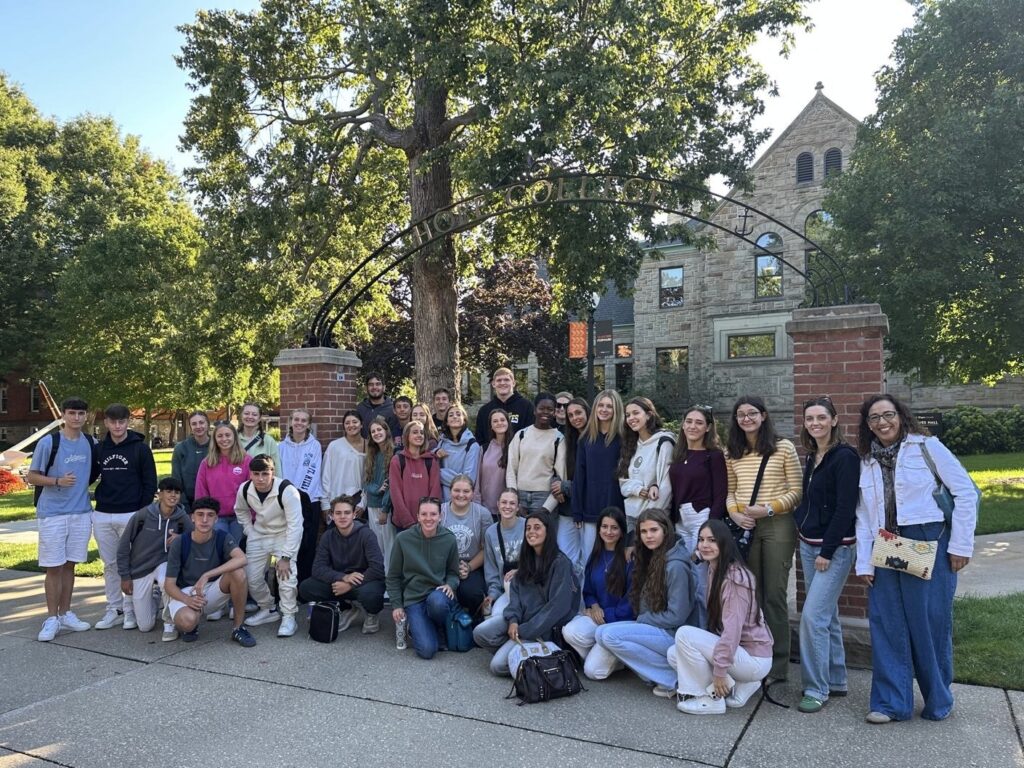 USA Exchange: arranca la vuelta al cole 2025 en Granada 6 185719c6 a6d0 4899 93e2 5f6d7530cf46 1 USA Exchange: arranca la vuelta al cole 2025 en Granada