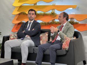 De la televisión a la calle: El villancico "Todo Vuelve a Empezar" del Colegio Las Chapas-ECOS conquista Marbella 3 IMG 7181 De la televisión a la calle: El villancico "Todo Vuelve a Empezar" del Colegio Las Chapas-ECOS conquista Marbella