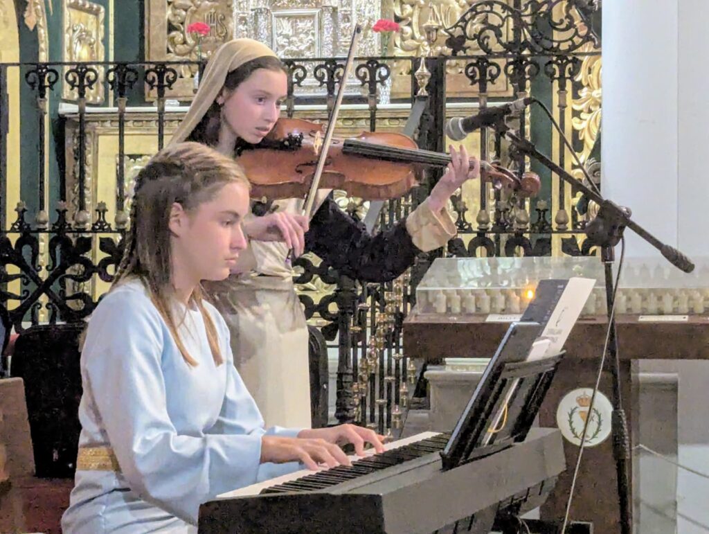 Huelva acoge al alumnado de Tierrallana-Entrepinos que protagoniza su tradicional Auto de Navidad en la Iglesia de la Concepción 1 WhatsApp Image 2025 12 15 at 20.43.15 Huelva acoge al alumnado de Tierrallana-Entrepinos que protagoniza su tradicional Auto de Navidad en la Iglesia de la Concepción