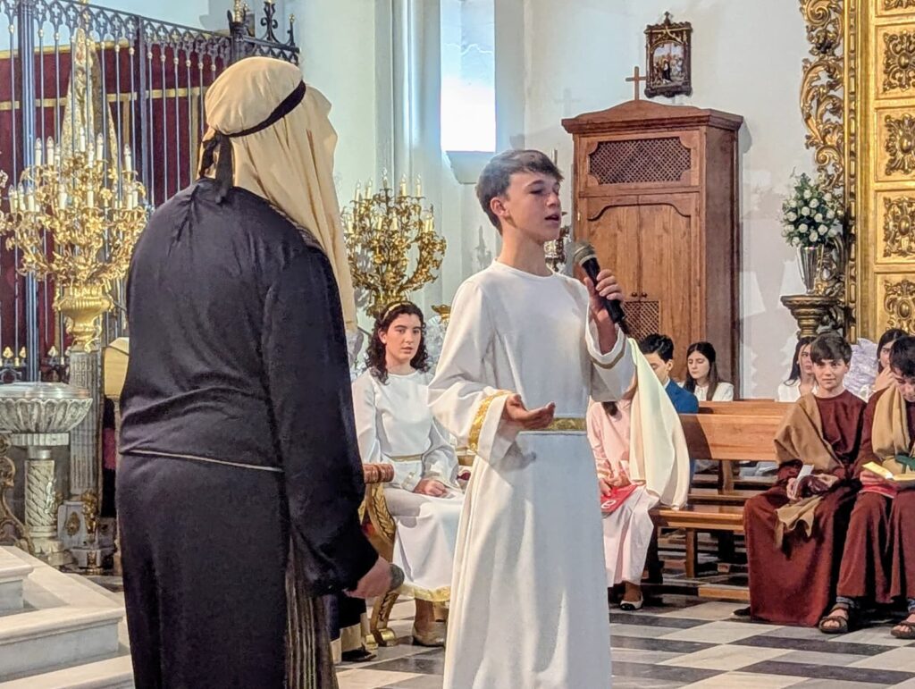 Huelva acoge al alumnado de Tierrallana-Entrepinos que protagoniza su tradicional Auto de Navidad en la Iglesia de la Concepción 11 WhatsApp Image 2025 12 15 at 21.53.30 Huelva acoge al alumnado de Tierrallana-Entrepinos que protagoniza su tradicional Auto de Navidad en la Iglesia de la Concepción
