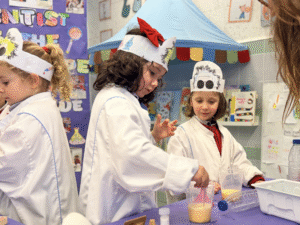 Adharaz celebra su Open Day con una Science Fair 6 5 Adharaz celebra su Open Day con una Science Fair