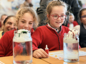 Adharaz celebra su Open Day con una Science Fair 2 6 Adharaz celebra su Open Day con una Science Fair