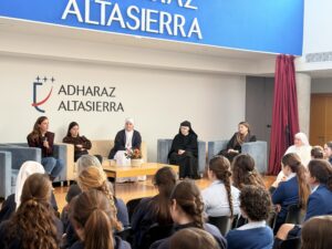 Mesa Redonda en Adharaz: El papel de la mujer en la Iglesia 1 IMG 2195 Mesa Redonda en Adharaz: El papel de la mujer en la Iglesia