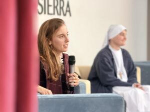 Mesa Redonda en Adharaz: El papel de la mujer en la Iglesia 5 IMG 2202 Mesa Redonda en Adharaz: El papel de la mujer en la Iglesia