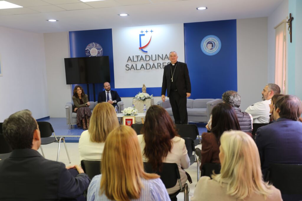 visita-obispo-almeria-dia-attendis