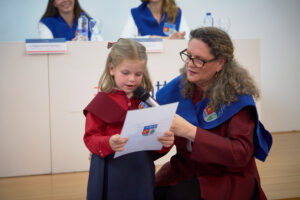Imposición de becas a la XVII Promoción de Educación Infantil de Adharaz 3 R5 02568 Imposición de becas a la XVII Promoción de Educación Infantil de Adharaz