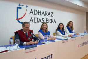 Imposición de becas a la XVII Promoción de Educación Infantil de Adharaz 7 R5 02608 Imposición de becas a la XVII Promoción de Educación Infantil de Adharaz