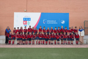 Imposición de becas a la XVII Promoción de Educación Infantil de Adharaz 2 R5 02724 Imposición de becas a la XVII Promoción de Educación Infantil de Adharaz