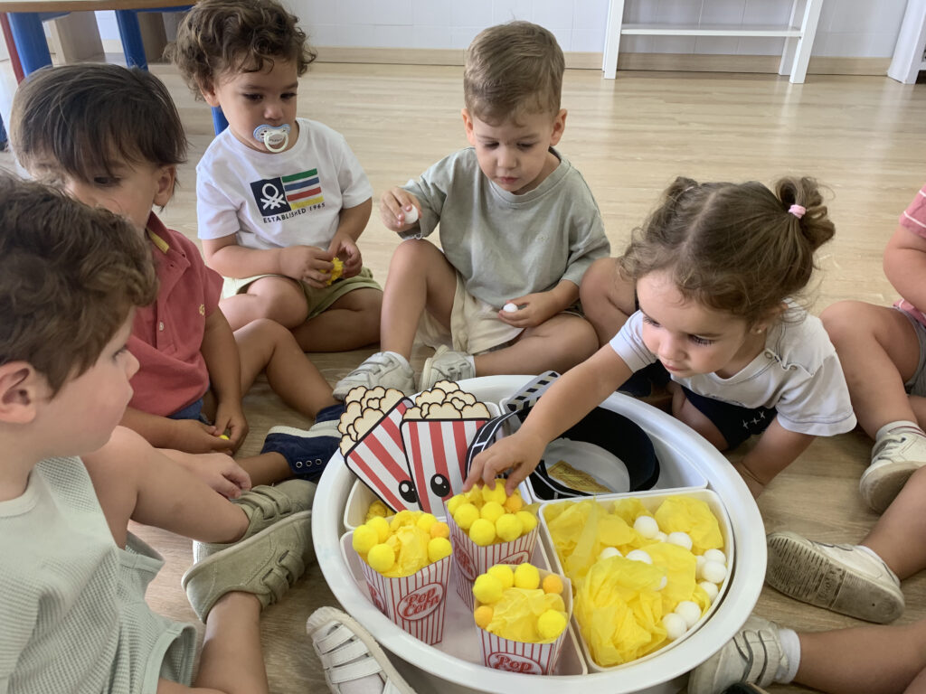 Summer Camp 2026 en Granada: Colegio Monaita-Mulhacén 5 talleres con niños en el campamento de verano